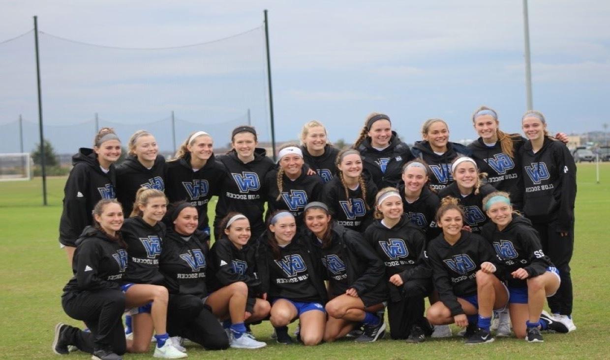 Women's Soccer club poses at 2019 National Championship in Texas.